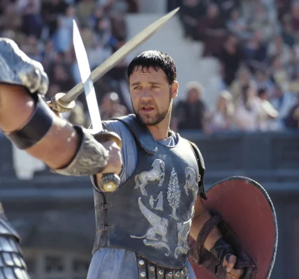 "Express Yourself with These Iconic 'Are You Not Entertained?' GIFs"